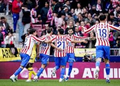 أتلتيكو مدريد يتقدم على برشلونة 1-0 في الشوط الأول