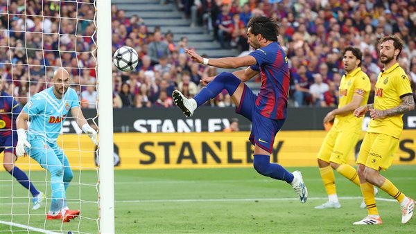 برشلونة يكتسح إسبانيول 4-1 ويوسع فارق النقاط مع ريال مدريد