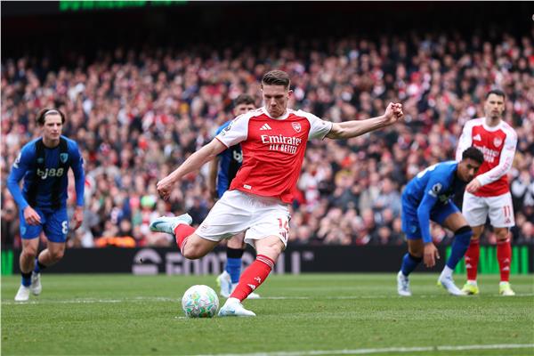 آرسنال يتعادل مع بورنموث 1-1 في الشوط الأول