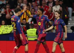 برشلونة يفوز على أتلتيكو مدريد 2-1 ويبتعد بالصدارة