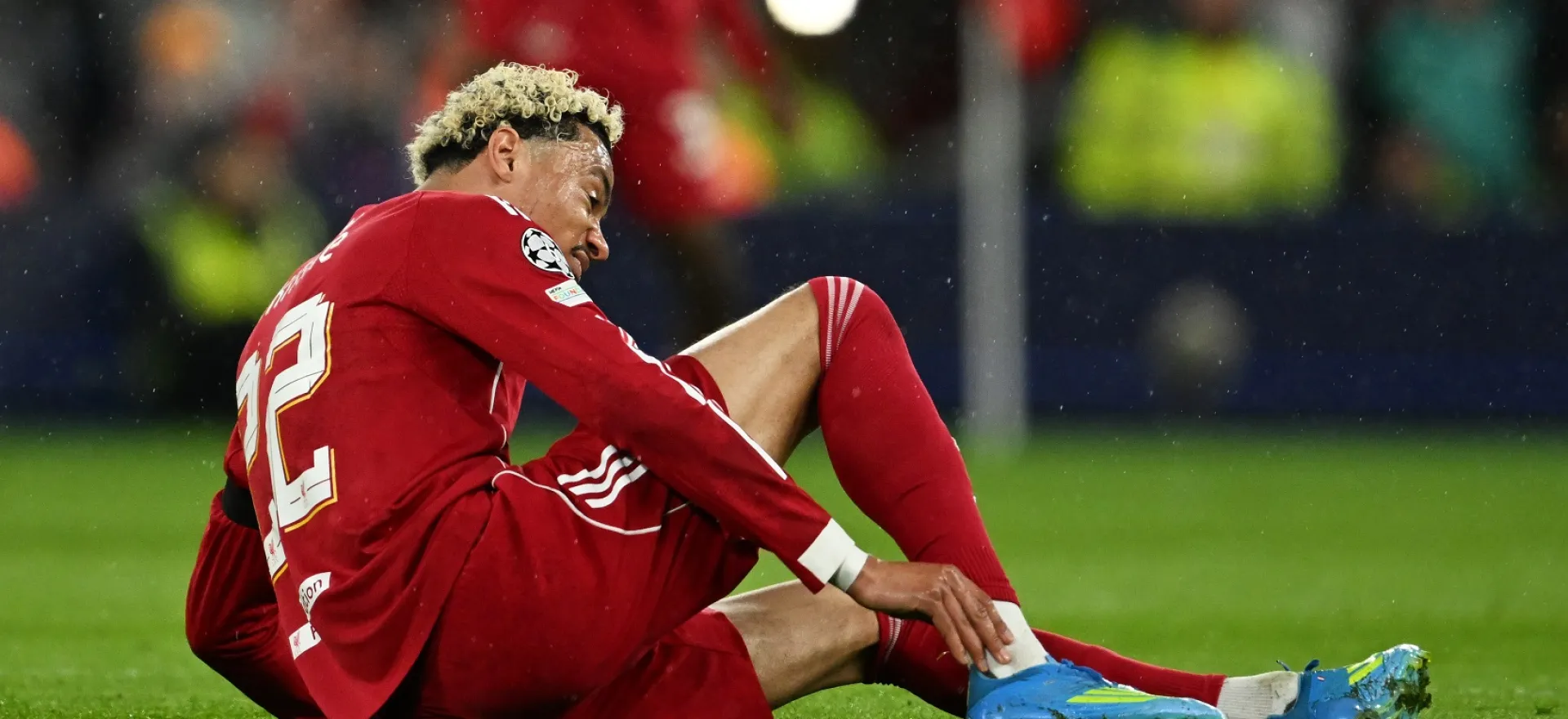 صدمة في فرنسا بعد سقوط إيكيتيكي مصاباً مع ليفربول