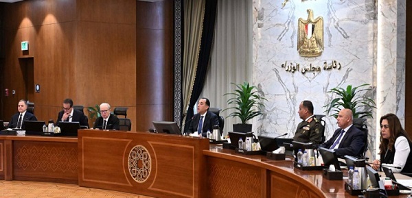 مجلس الوزراء: غلق المحال والمراكز التجارية والمطاعم فى الحادية عشرة مساءً بدلاً من التاسعة بمناسبة أعياد المسيحيين
