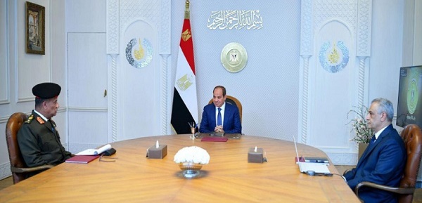 الرئيس السيسى يؤكد ضرورة الاستمرار فى جهود تطوير الشركات والمصانع التابعة لوزارة الإنتاج الحربى