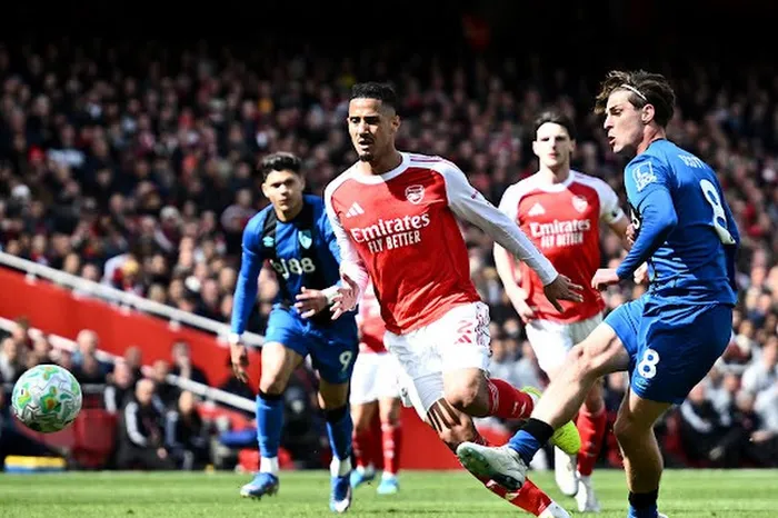 بورنموث يفوز علي أرسنال 2-1 في الدوري الإنجليزي