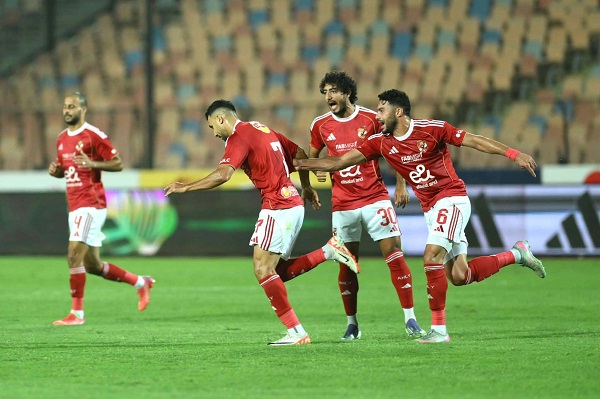 الأهلي يتقدم على إنبي 2-0 في الشوط الأول