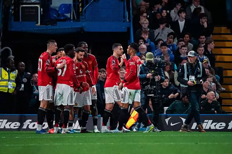 مانشستر يونايتد يفوز علي ليفربول 3-2 في الدوري الإنجليزي